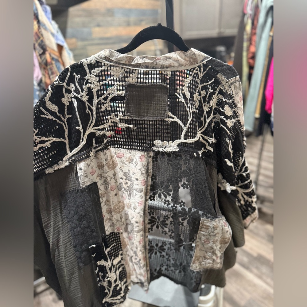 POL Floral Patchwork Jacket with Embroidered Deta… - image 1